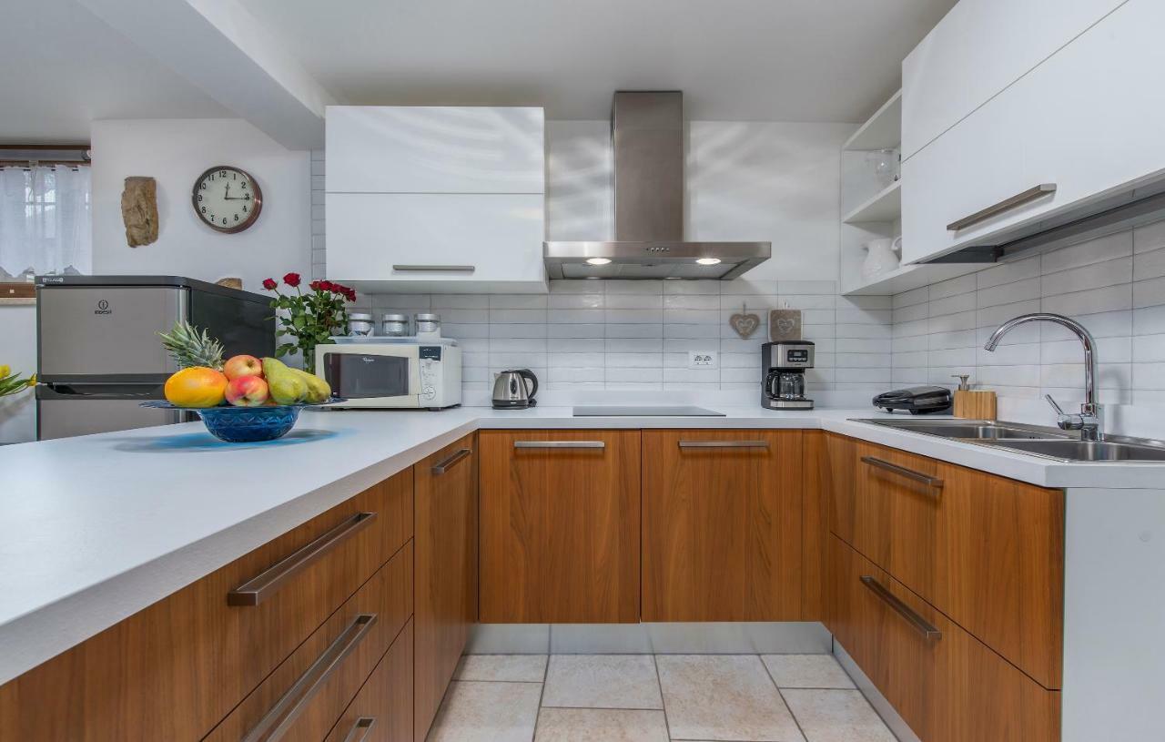 Apartment Claire Karšete Εξωτερικό φωτογραφία